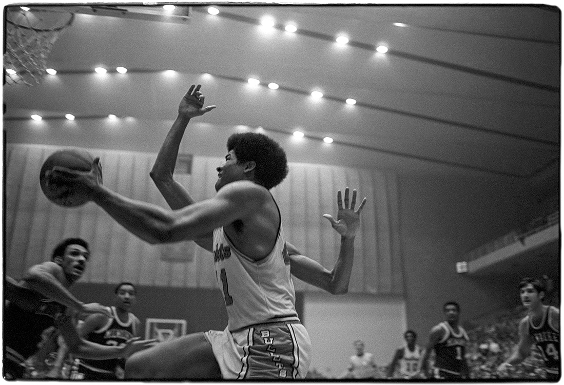 267 Kareem Abdul Jabbar Signs Stock Photos, High-Res Pictures, and Images -  Getty Images