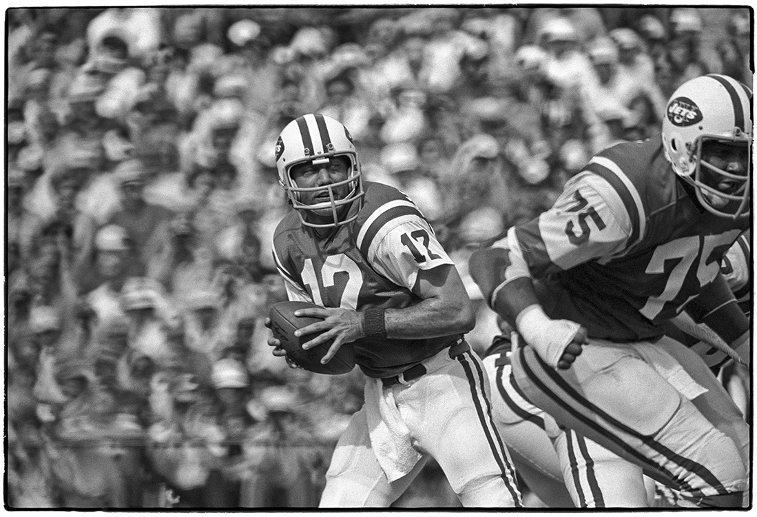 AS_SP064 : Joe Namath - Iconic Images