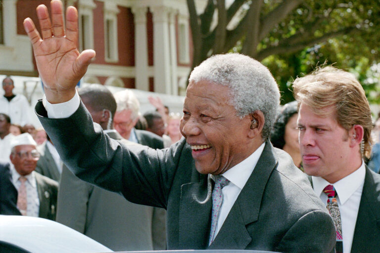 Nelson Mandela (1918 – 2013) - Iconic Images