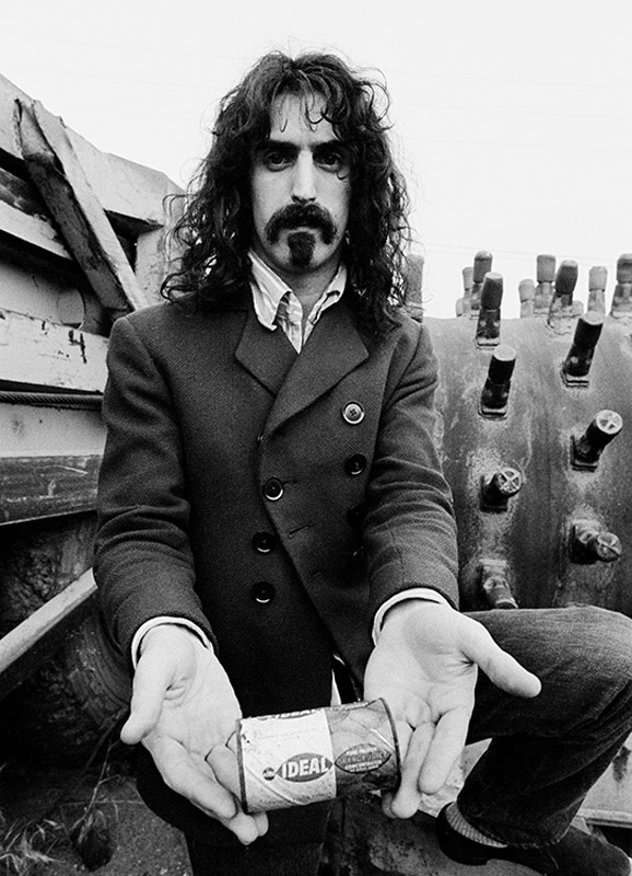 BW_FZ003 : Frank Zappa - Iconic Images