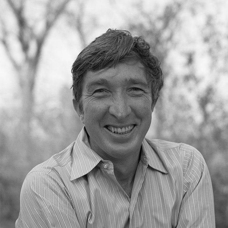 BW_JU002 : John Updike - Iconic Images