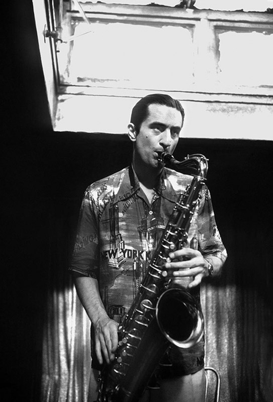 Does Robert De Niro Play Saxophone