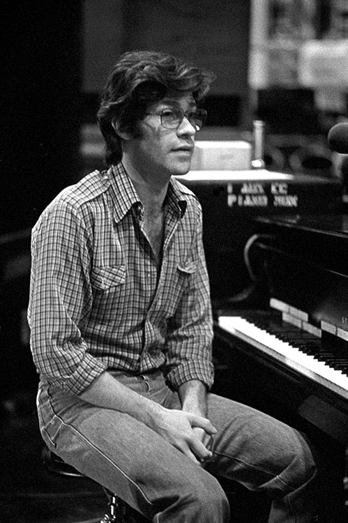 EC_TB010 : Robbie Robertson - Iconic Images