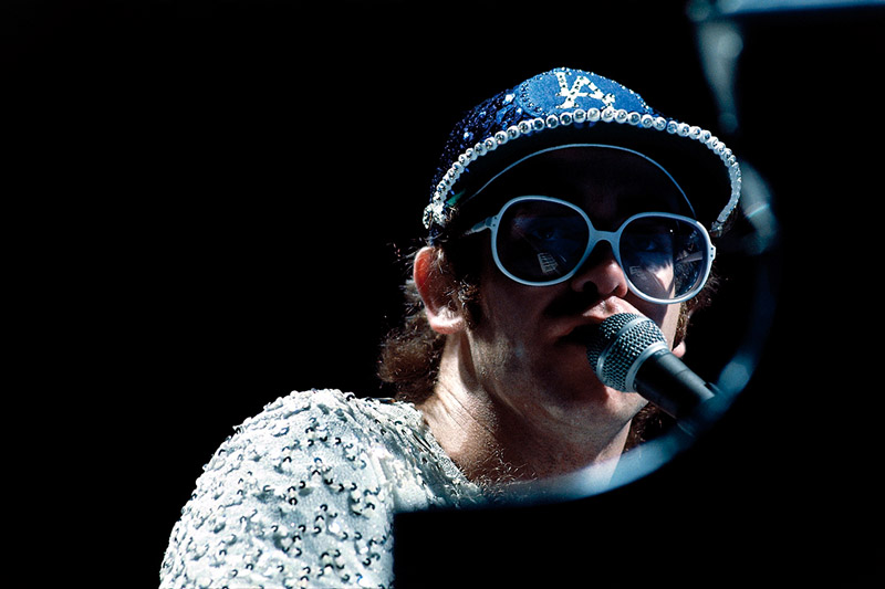 EJ432 : Elton John - Iconic Images