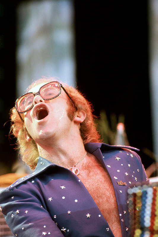 EJ431 : Elton John - Iconic Images