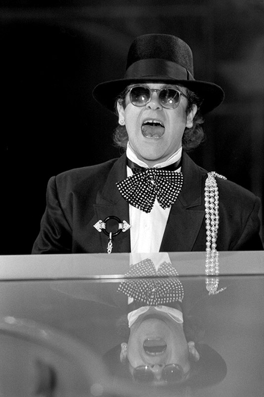 EJ324 : Elton John - Iconic Images