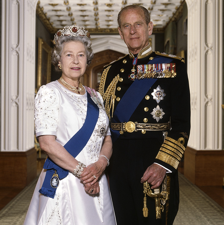 HMQ007 : HM Queen Elizabeth II and HRH Prince Philip - Iconic Images