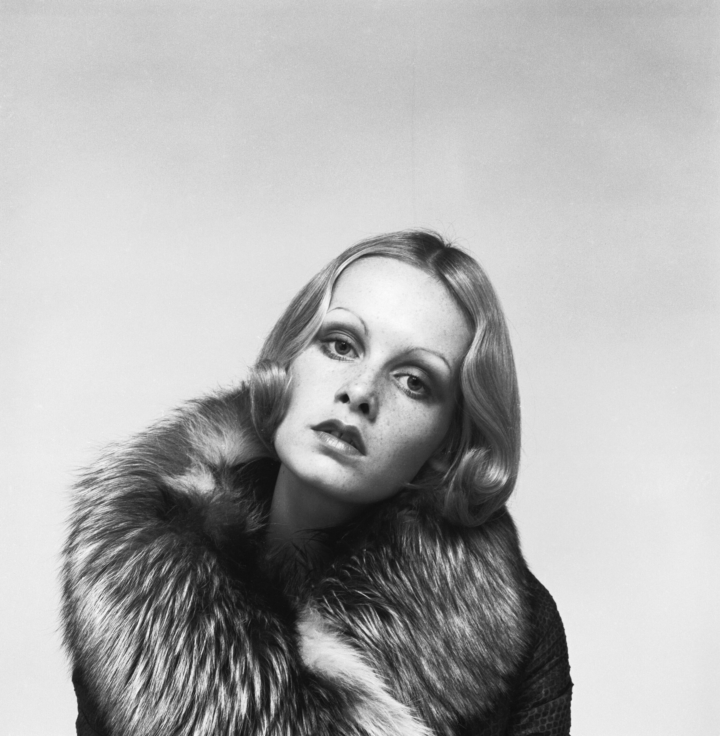 Twiggy In Furs