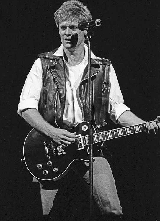洋楽 Bryan Adams Kids Wanna Rock (Live At Hammersmith Odeon/1985) - YouTube