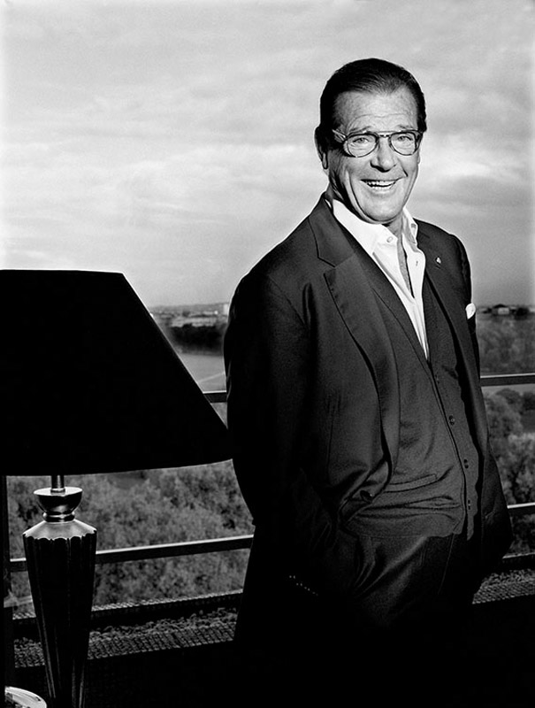 Джордж мур. Roger Moore. Джордж Роджер. Джордж Роджер фотографии.