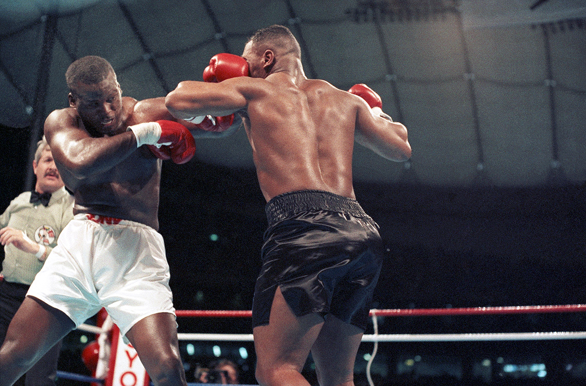 MIKE TYSON vs BUSTER DOUGLAS 8X10 PHOTO BOXING PICTURE