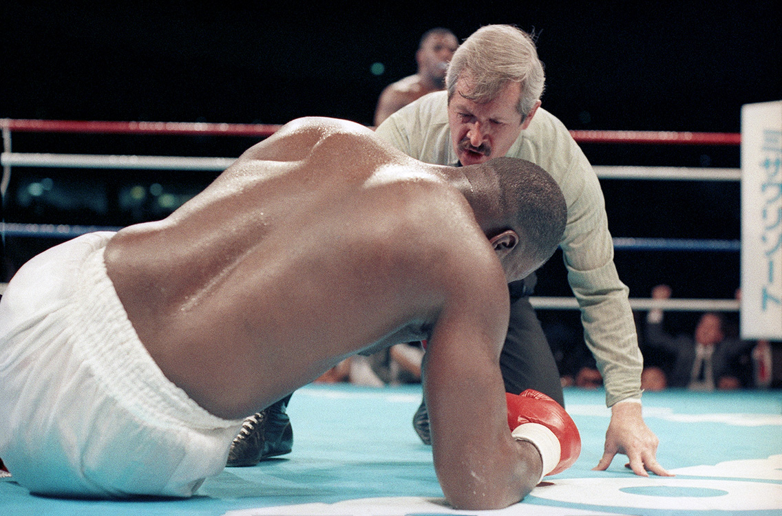 MB_SP_MT081 : Mike Tyson vs. James Buster Douglas - Iconic Images