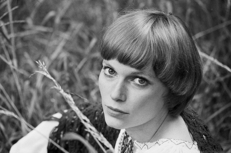 MW_SC025 : Mia Farrow - Iconic Images