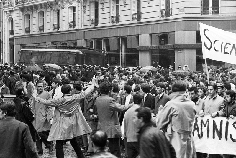 MW ST025 Paris Riots May 1968 Iconic Images