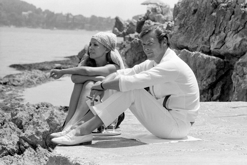 RM011 : Roger Moore and Luisa Mattioli - Iconic Images