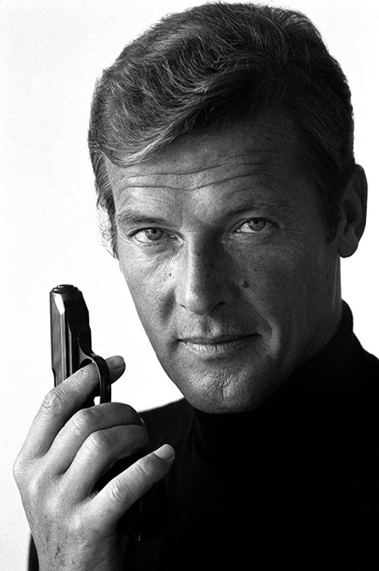RM023 : Roger Moore - Iconic Images