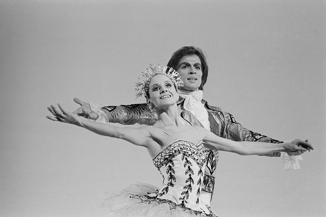 RN009 : Rudolf Nureyev - Iconic Images