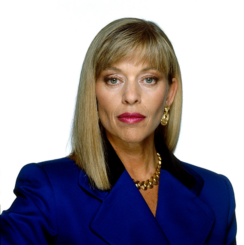 TOF203 Edina Ronay Iconic Images