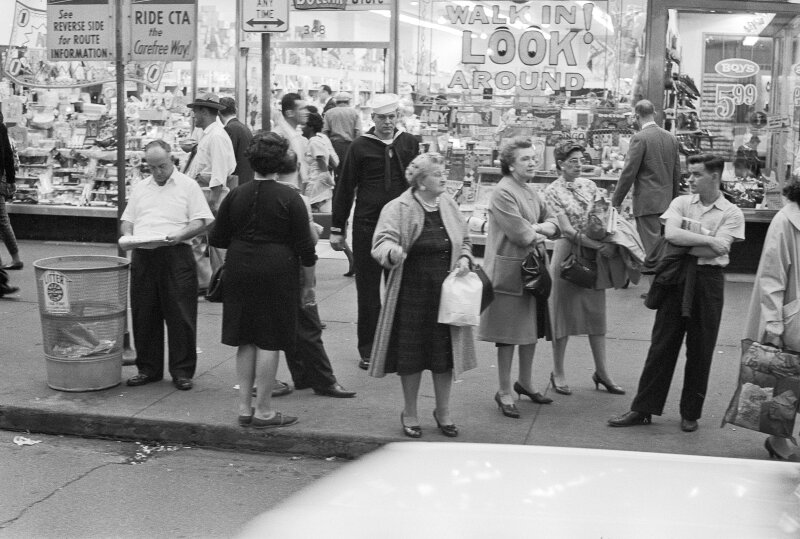 tw-slc019-chicago-street-life-1950s-iconic-images