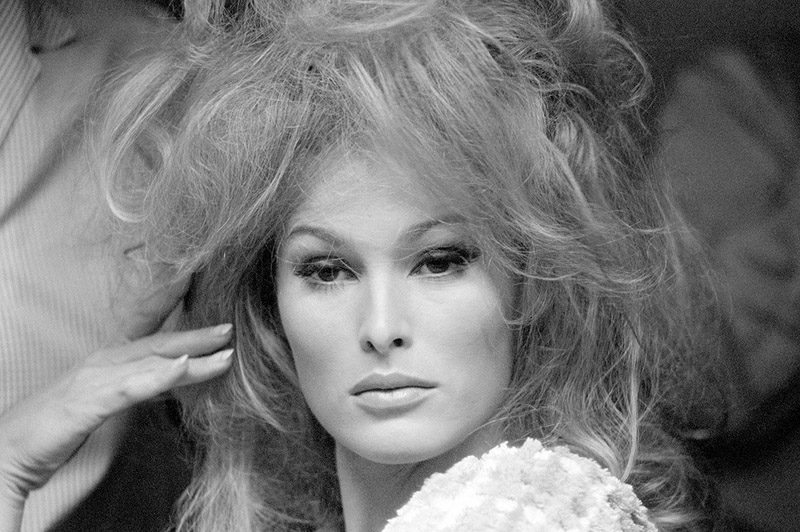 UA019 : Ursula Andress - Iconic Images